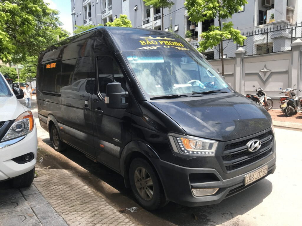 Nhà xe Bảo Phong limousine chuyên chở hành khách tuyến Hà Nội - Thái Nguyên