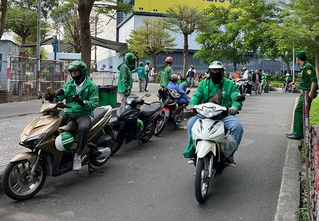 Grabbike có được vào sân bay không?