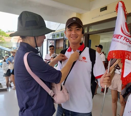 Đại Việt Tourist đào tạo đội ngũ hướng dẫn viên bài bản hỗ trợ du khách tuyệt đối