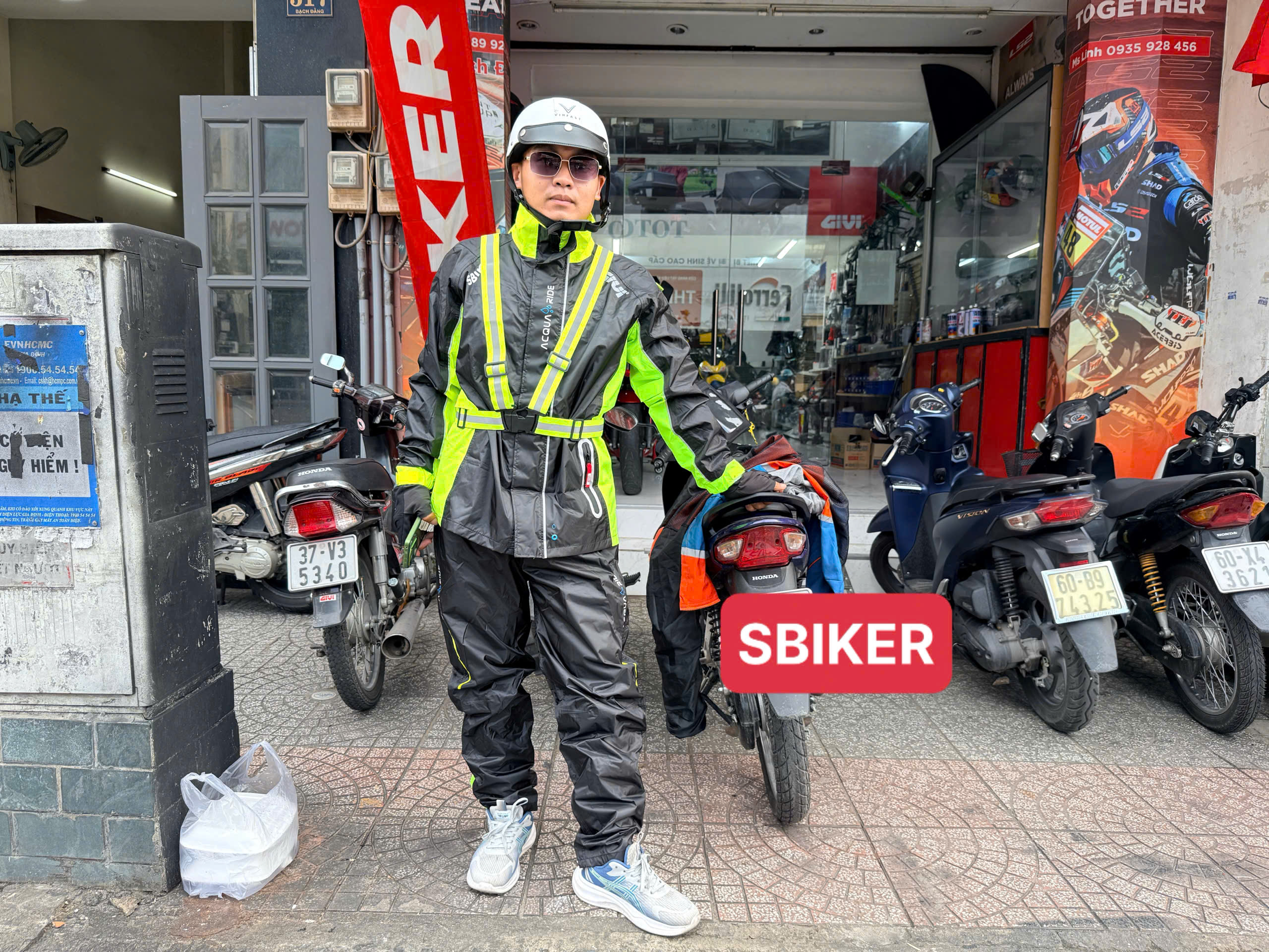 Áo mưa bộ Givi tại Sbiker Shop HCM