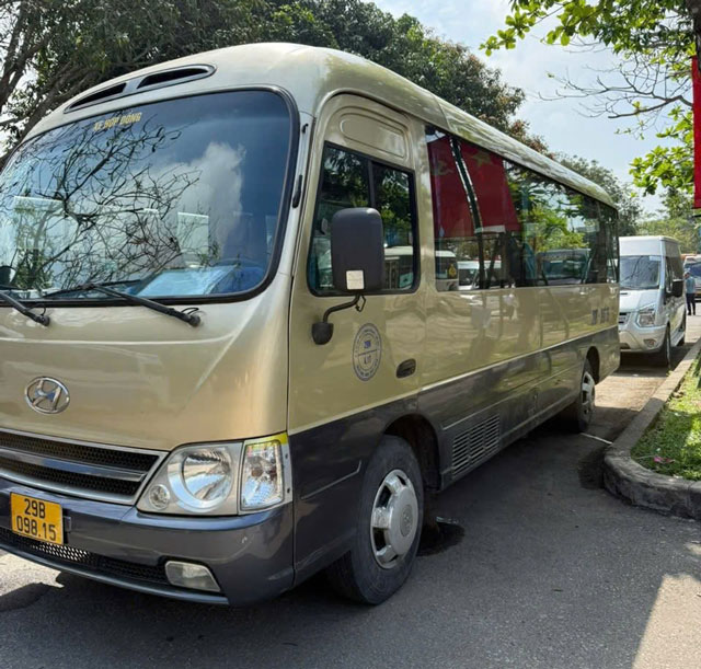 Nhà xe Hà Tùng cho thuê xe 29 chỗ đi du lịch, cưới hỏi